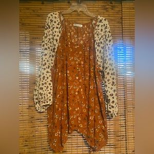 NWT - Giddy Up Glamour Colors of Fall Rust Floral Button Up Top